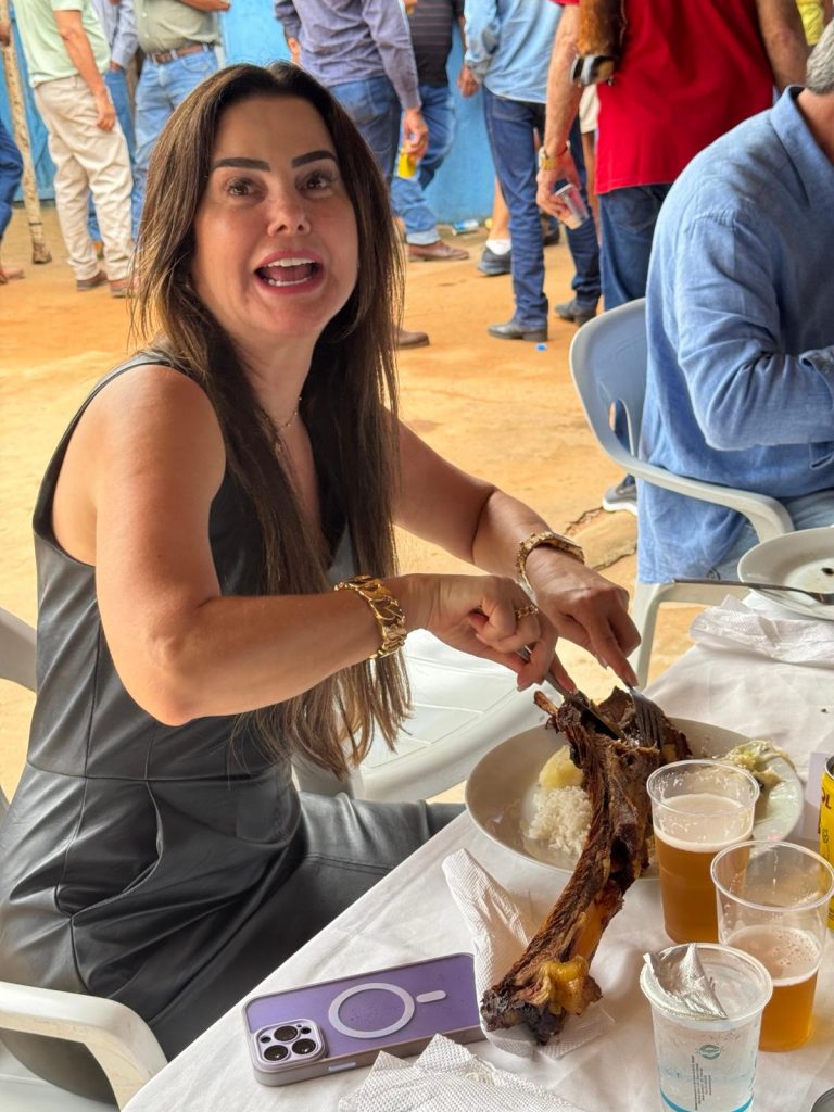 Prefeito Neco Pagliosa comemora sucesso da programação dos 60 anos de Caracol Prefeito Neco Pagliosa comemora sucesso da programação dos 60 anos de Caracol
