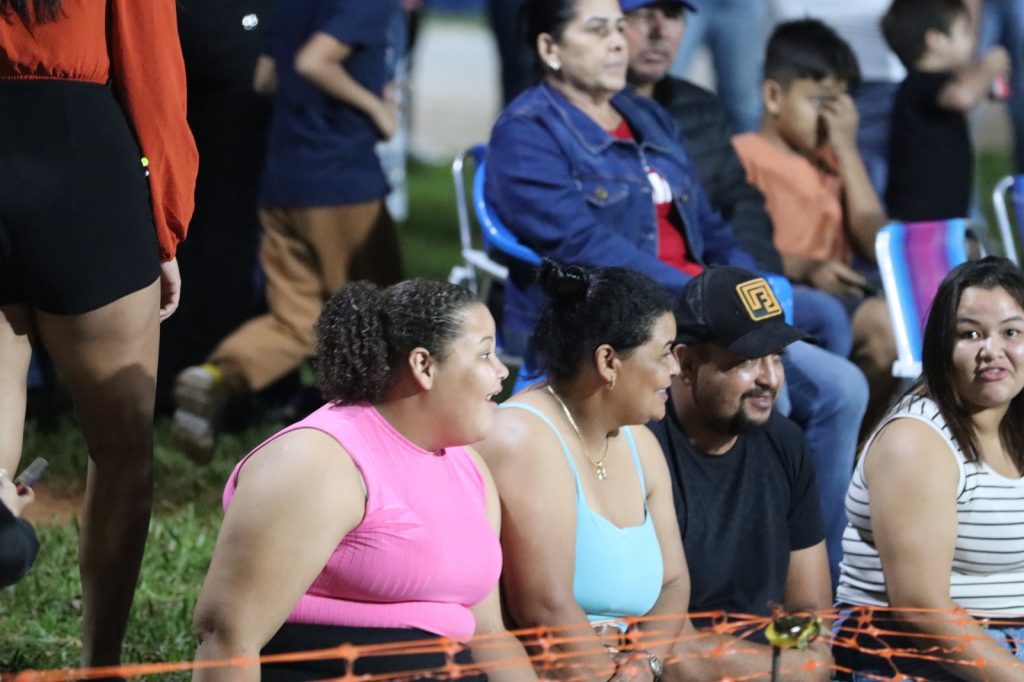 Show de manobras reúne grande público na noite de aniversário de Tacuru Show de manobras reúne grande público na noite de aniversário de Tacuru