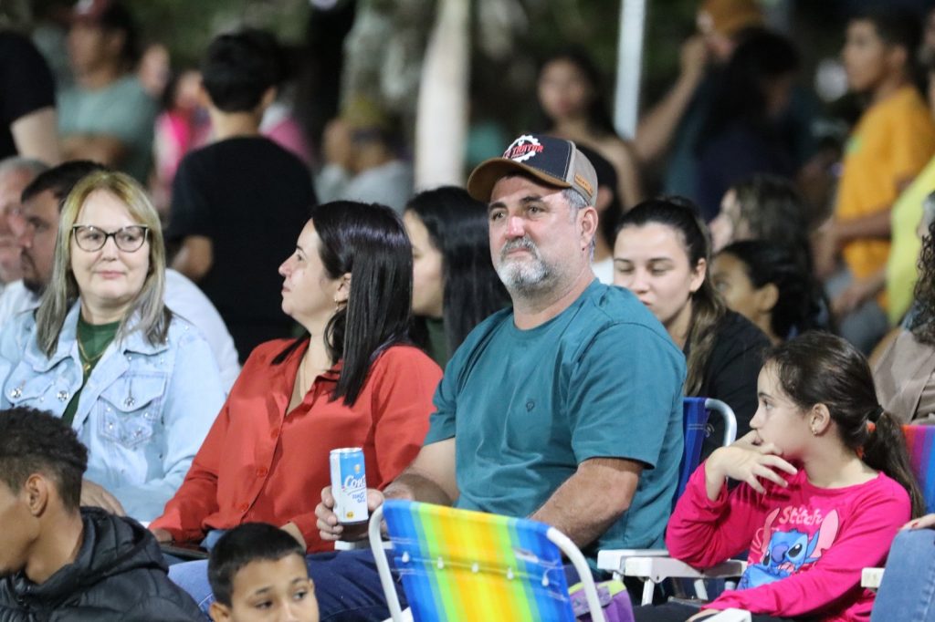 Show de manobras reúne grande público na noite de aniversário de Tacuru Show de manobras reúne grande público na noite de aniversário de Tacuru