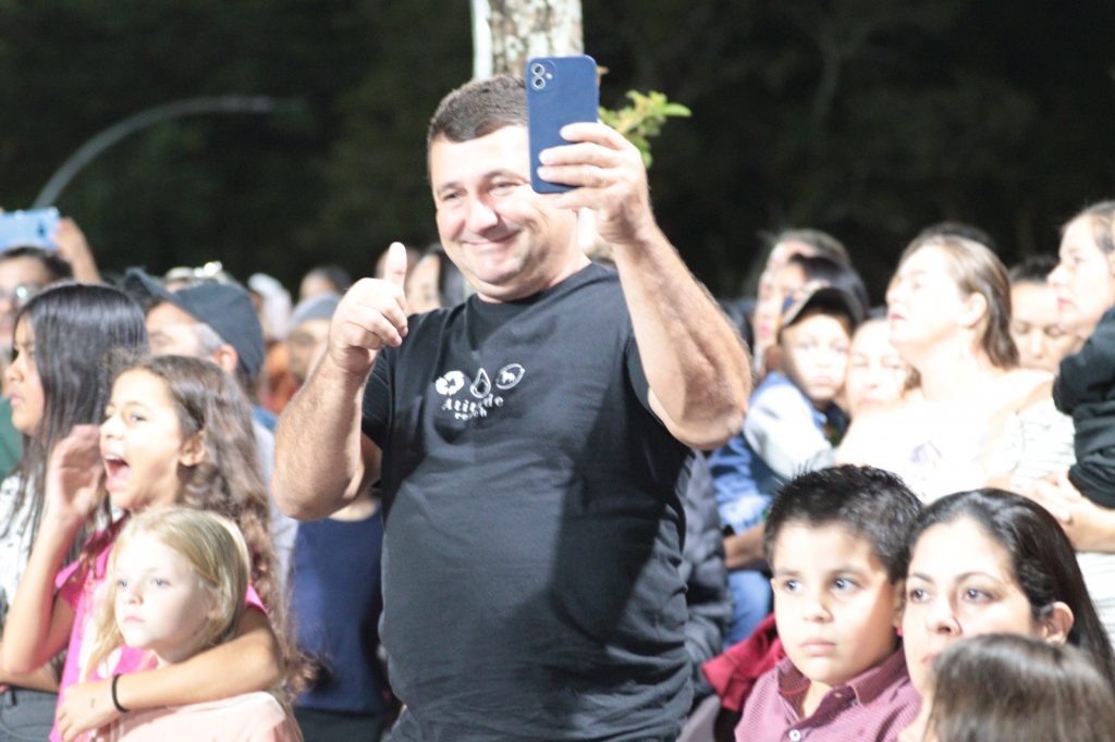 Show de manobras reúne grande público na noite de aniversário de Tacuru Show de manobras reúne grande público na noite de aniversário de Tacuru