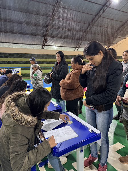 Sob 10 graus, Paranhos inicia entrega de cobertores à população Sob 10 graus, Paranhos inicia entrega de cobertores à população