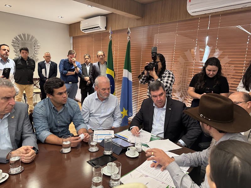 Comitiva de Tacuru participa de agenda com o Governador em Campo Grande e garante avanços importantes para o município