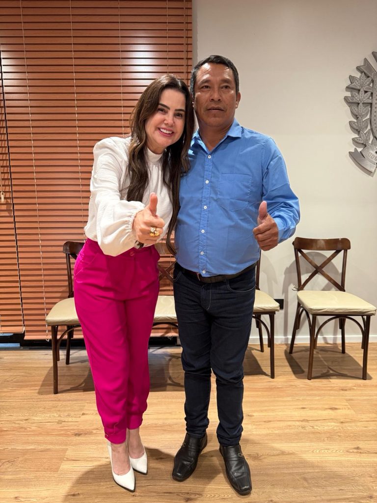 Prefeito Hélio Acosta, vice Alfredo e vereadores viabilizam R$ 13 milhões em investimentos do Governo do Estado para Paranhos Prefeito Hélio Acosta, vice Alfredo e vereadores viabilizam R$ 13 milhões em investimentos do Governo do Estado para Paranhos