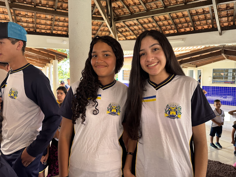 Caracol entrega uniformes para 100% da Rede Municipal de Ensino Caracol entrega uniformes para 100% da Rede Municipal de Ensino