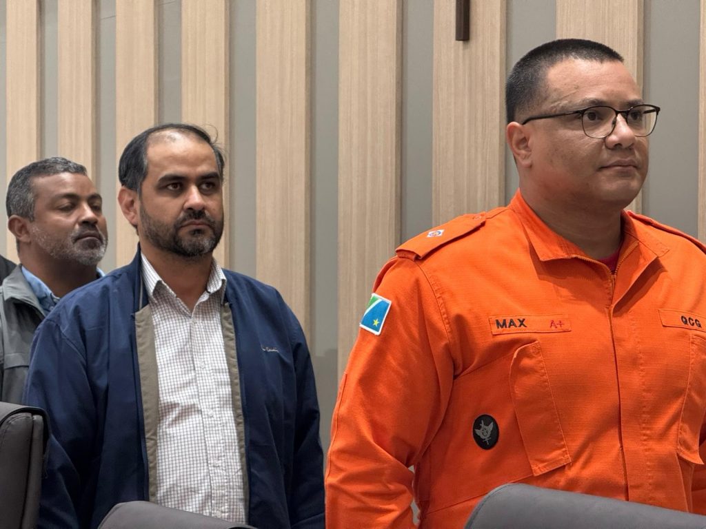 Prefeitura de Paranhos e SEMEC promovem palestra sobre Autismo com o Corpo de Bombeiros Prefeitura de Paranhos e SEMEC promovem palestra sobre Autismo com o Corpo de Bombeiros