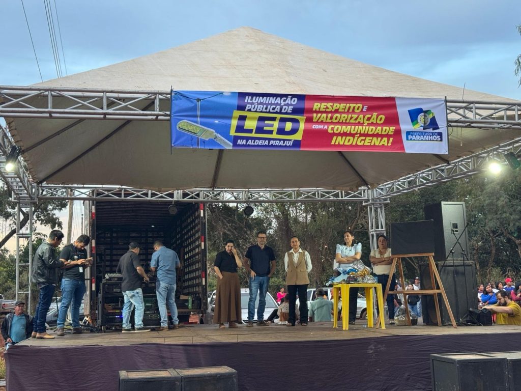 Em clima de festa, Prefeitura de Paranhos inaugura iluminação pública de LED na Aldeia Pirajuí