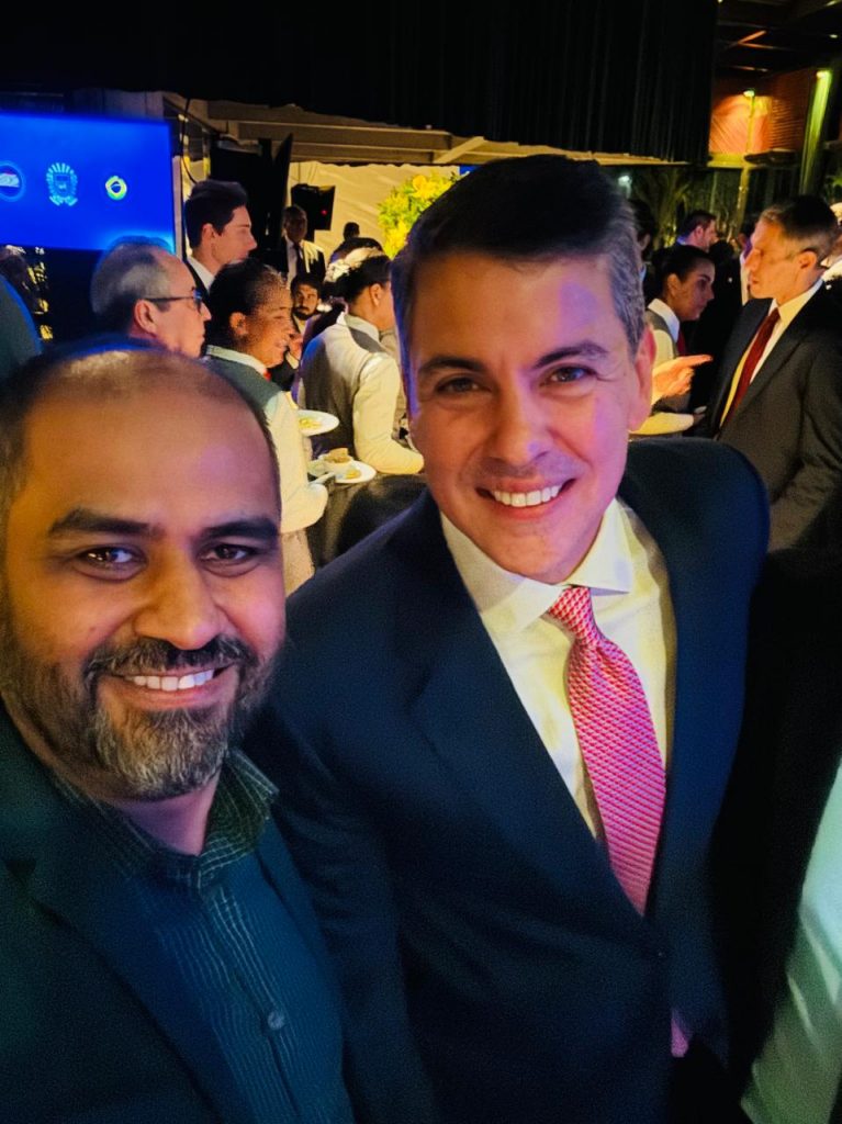 Prefeito Hélio Acosta se encontra com o presidente do Paraguai, Santiago Peña