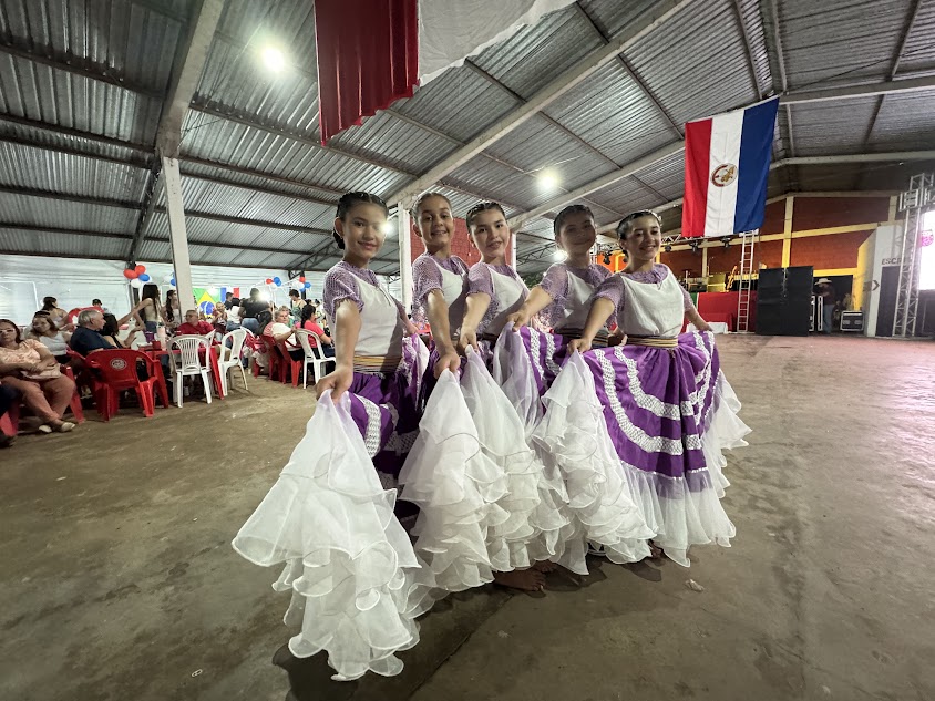 Cultura Paraguaia agitou Caracol no último sábado Cultura Paraguaia agitou Caracol no último sábado