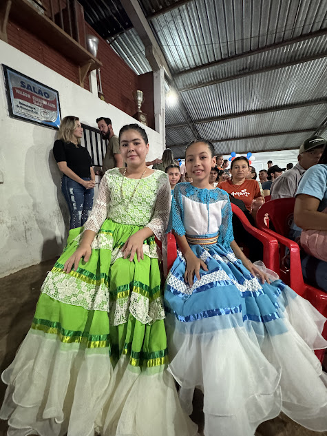 Cultura Paraguaia agitou Caracol no último sábado Cultura Paraguaia agitou Caracol no último sábado