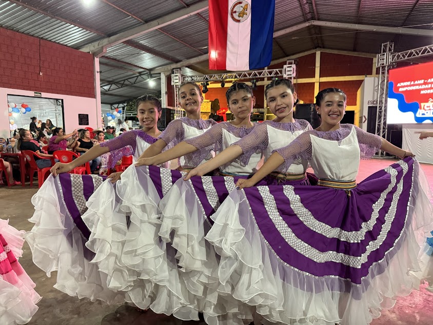 Cultura Paraguaia agitou Caracol no último sábado Cultura Paraguaia agitou Caracol no último sábado