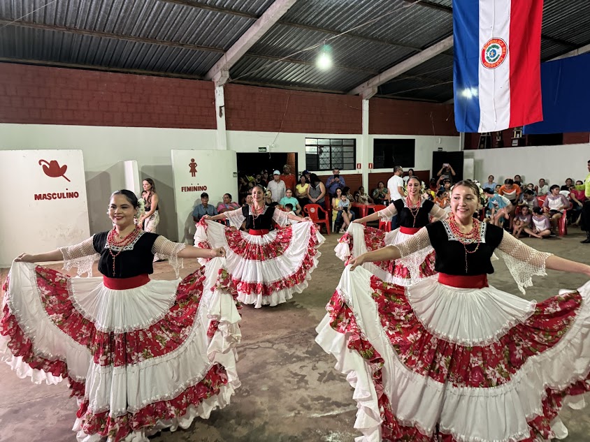 Cultura Paraguaia agitou Caracol no último sábado Cultura Paraguaia agitou Caracol no último sábado