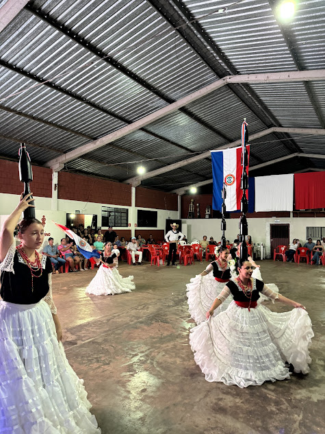 Cultura Paraguaia agitou Caracol no último sábado Cultura Paraguaia agitou Caracol no último sábado