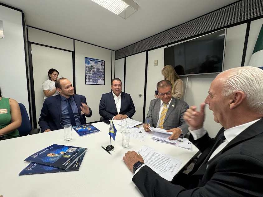 Prefeito Carlos Humberto Pagliosa e vereadores celebram resultados de viagem a Brasília