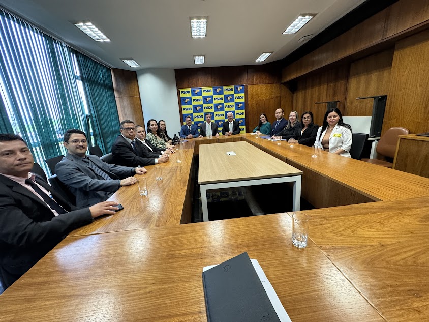 Prefeito Carlos Humberto Pagliosa e vereadores celebram resultados de viagem a Brasília