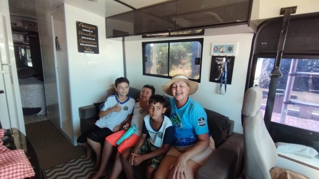 Caravana Motorhome Bioceânica é sucesso de interação e socialização em Caracol Caravana Motorhome Bioceânica é sucesso de interação e socialização em Caracol