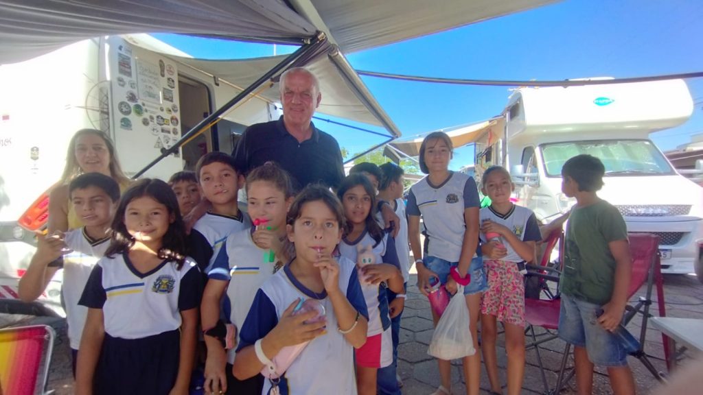 Caravana Motorhome Bioceânica é sucesso de interação e socialização em Caracol Caravana Motorhome Bioceânica é sucesso de interação e socialização em Caracol