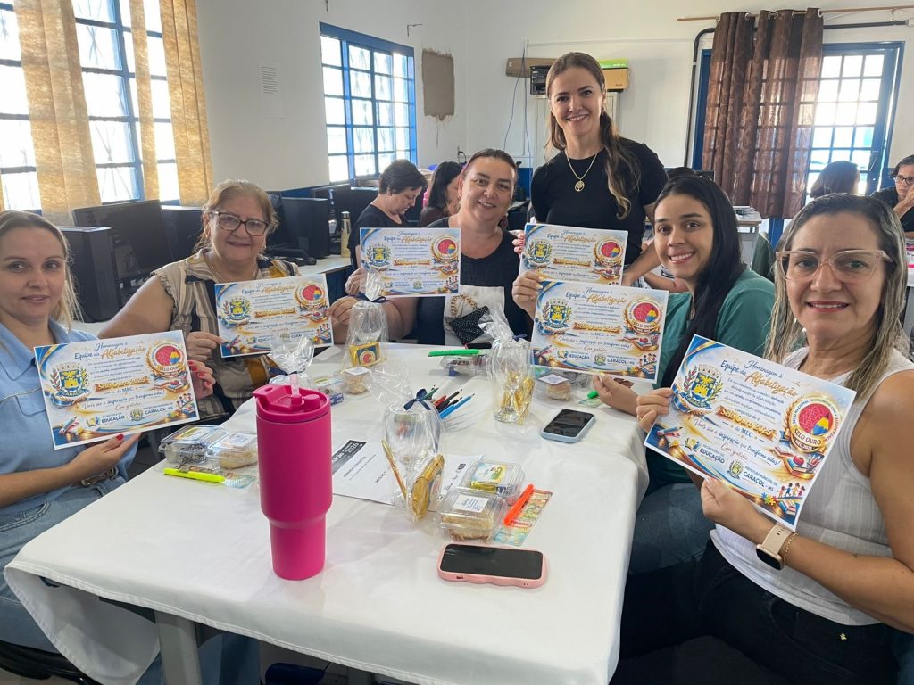 Secretária Thaiz Leite celebra Selo Ouro e reconhece trabalho da equipe de alfabetização