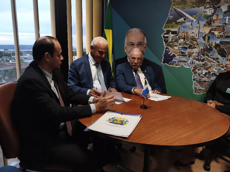 Prefeito Neco e vereadores de Caracol cumprem agenda positiva em Brasília