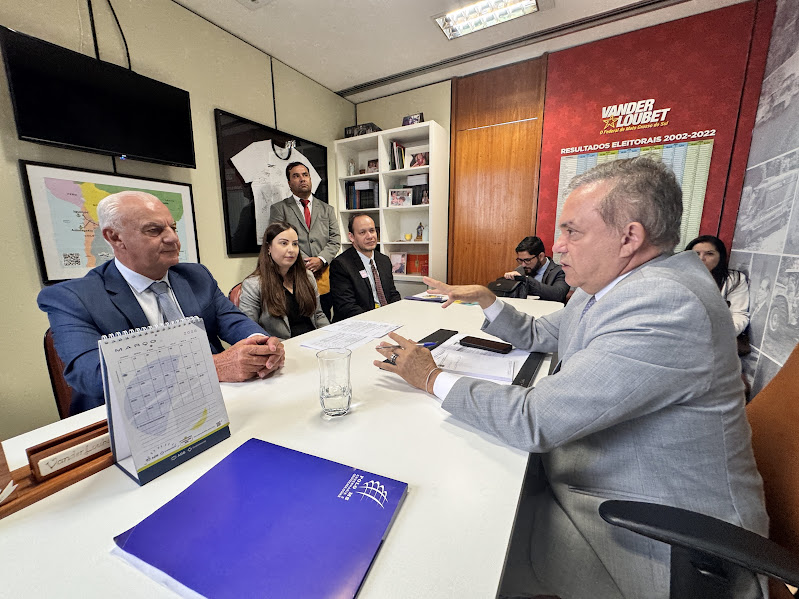 Prefeito Neco e vereadores de Caracol cumprem agenda positiva em Brasília