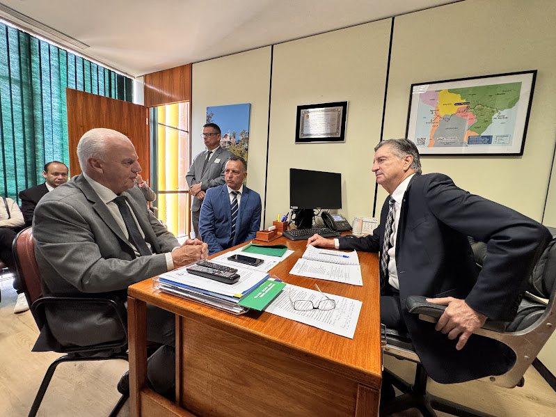Prefeito Neco e vereadores de Caracol cumprem agenda positiva em Brasília