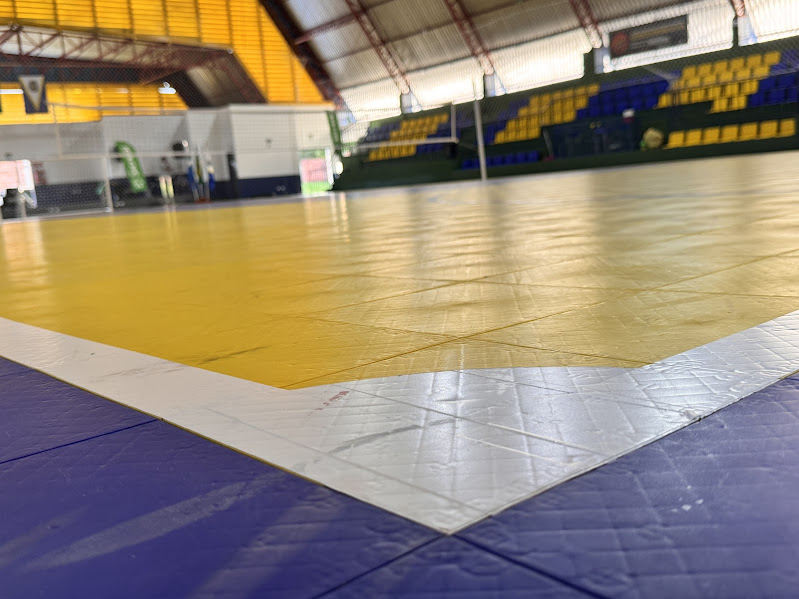 Reforma do Ginásio Primeiro de Maio em Caracol é inaugurada com grande público
