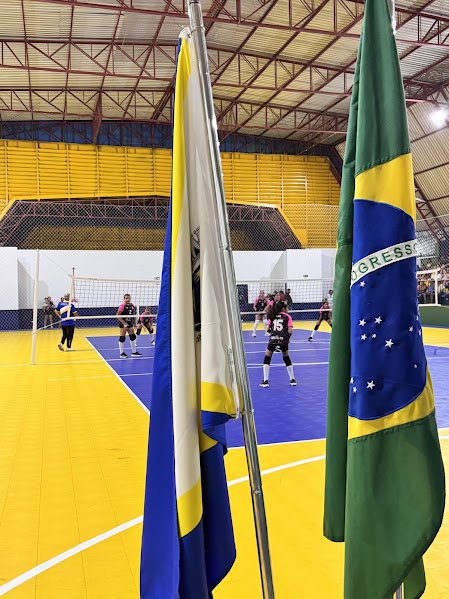 Reforma do Ginásio Primeiro de Maio em Caracol é inaugurada com grande público