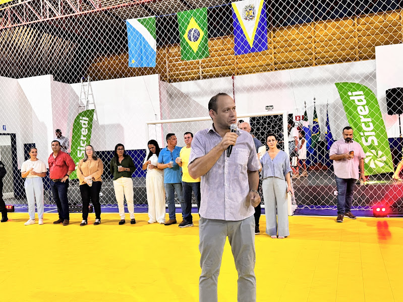 Reforma do Ginásio Primeiro de Maio em Caracol é inaugurada com grande público