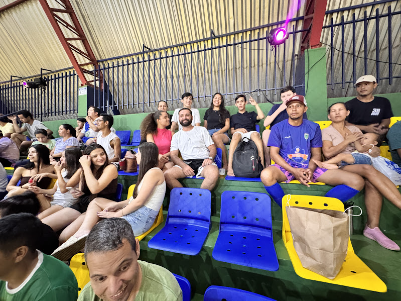 Reforma do Ginásio Primeiro de Maio em Caracol é inaugurada com grande público