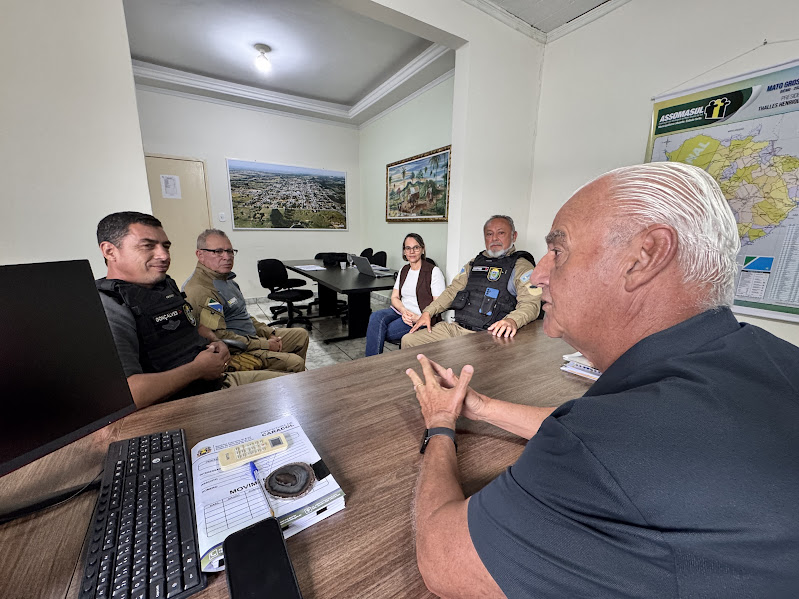 Equipe da AGEMS cumpre agenda de orientação e fiscalização sobre transporte irregular em Caracol
