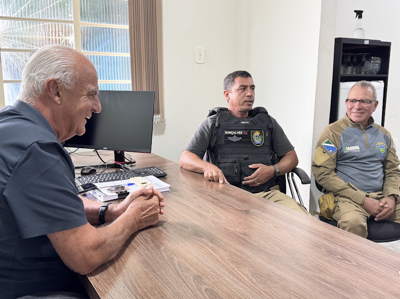 Equipe da AGEMS cumpre agenda de orientação e fiscalização sobre transporte irregular em Caracol