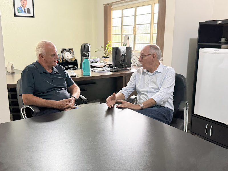 Pré-candidato a deputado estadual Hélio Peluffo visita Caracol e cumpre agenda com o prefeito Neco Pagliosa
