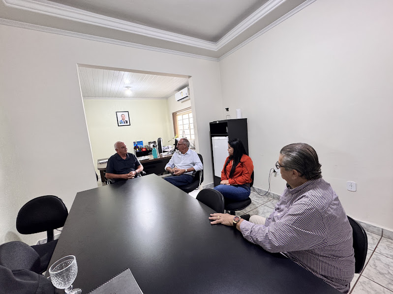 Pré-candidato a deputado estadual Hélio Peluffo visita Caracol e cumpre agenda com o prefeito Neco Pagliosa