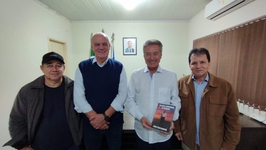 Deputado Roberto Hashioka visita prefeito Neco Pagliosa em Caracol