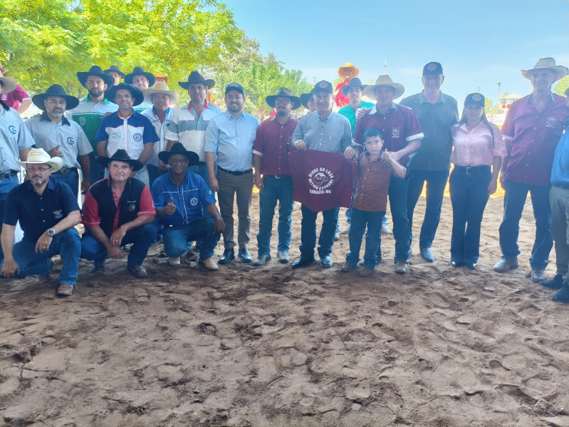 Patrão Preguinho e diretoria comemoram sucesso do 41º Encontro de Laço