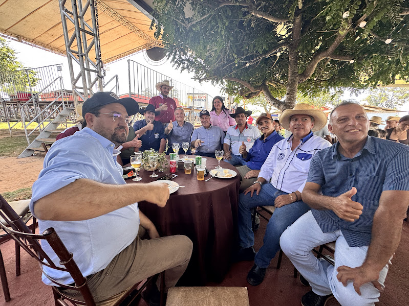 Patrão Preguinho e diretoria comemoram sucesso do 41º Encontro de Laço
