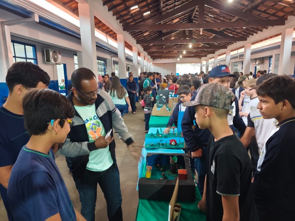 Feira de Ciências incentiva a consciência ambiental e o protagonismo dos estudantes em Caracol