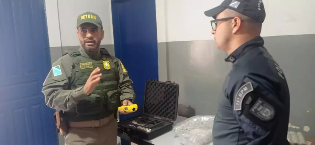Detran MS e Departamento de Trânsito de Caracol entregam etilômetro para a Polícia Militar local Detran MS e Departamento de Trânsito de Caracol entregam etilômetro para a Polícia Militar local