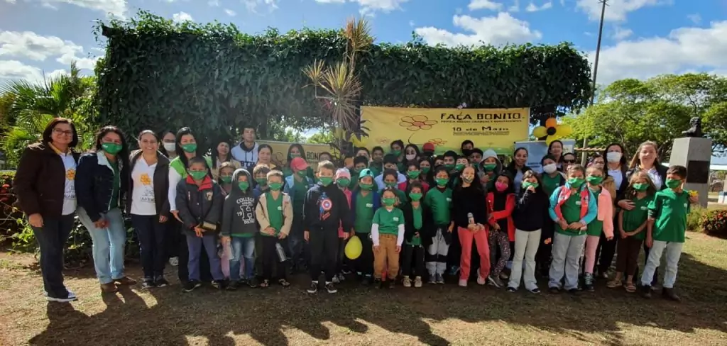 Equipes da Assistência Social de Caracol realizam ação da campanha Faça Bonito Equipes da Assistência Social de Caracol realizam ação da campanha Faça Bonito