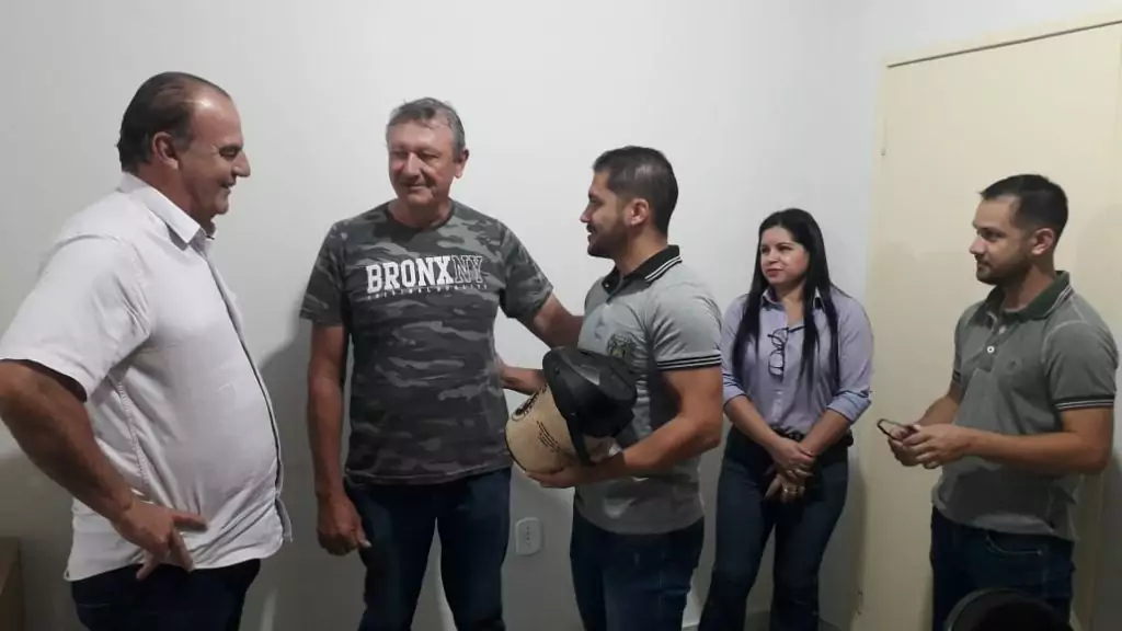 Após 37 anos de serviços prestados ao município, Doroci Souza Neto se aposenta em Caracol Após 37 anos de serviços prestados ao município, Doroci Souza Neto se aposenta em Caracol