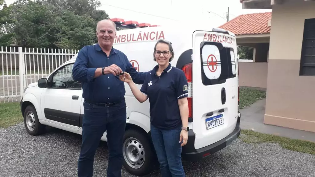 Prefeito de Caracol realiza entrega de ambulância para uso da Secretaria Municipal de Saúde Prefeito de Caracol realiza entrega de ambulância para uso da Secretaria Municipal de Saúde