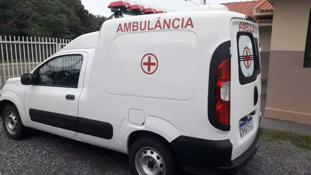 Prefeito de Caracol realiza entrega de ambulância para uso da Secretaria Municipal de Saúde Prefeito de Caracol realiza entrega de ambulância para uso da Secretaria Municipal de Saúde