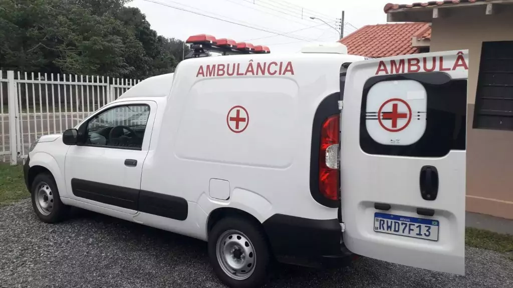 Prefeito de Caracol realiza entrega de ambulância para uso da Secretaria Municipal de Saúde Prefeito de Caracol realiza entrega de ambulância para uso da Secretaria Municipal de Saúde