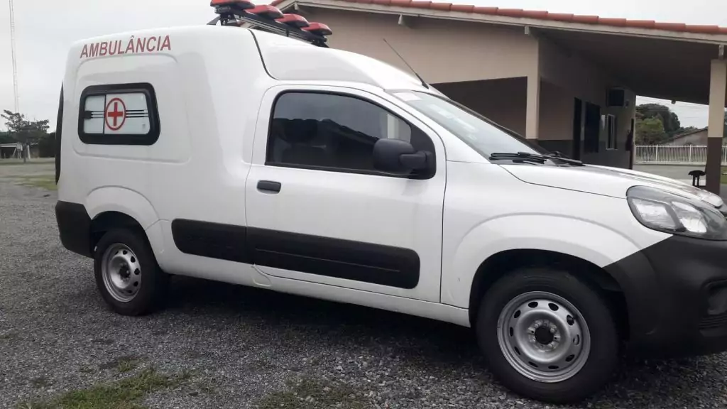 Prefeito de Caracol realiza entrega de ambulância para uso da Secretaria Municipal de Saúde Prefeito de Caracol realiza entrega de ambulância para uso da Secretaria Municipal de Saúde