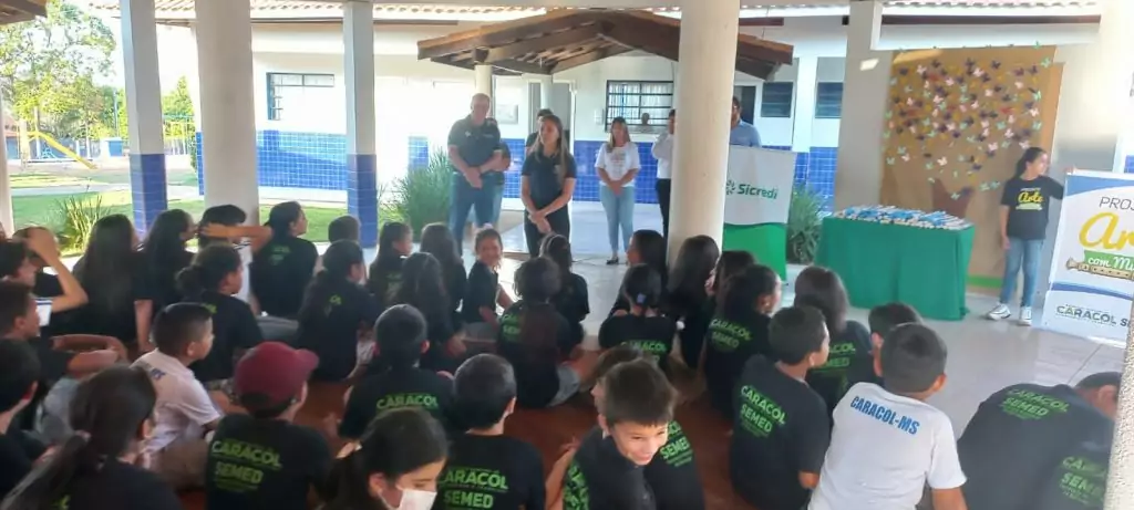 Em Caracol, projeto Arte com Música recebe 90 flautas da Cooperativa SICREDI Em Caracol, projeto Arte com Música recebe 90 flautas da Cooperativa SICREDI