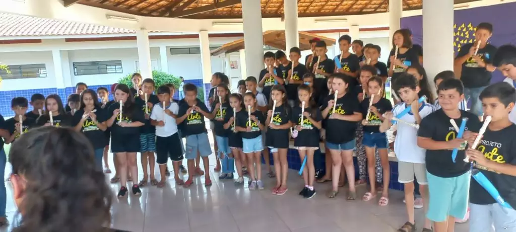 Em Caracol, projeto Arte com Música recebe 90 flautas da Cooperativa SICREDI Em Caracol, projeto Arte com Música recebe 90 flautas da Cooperativa SICREDI