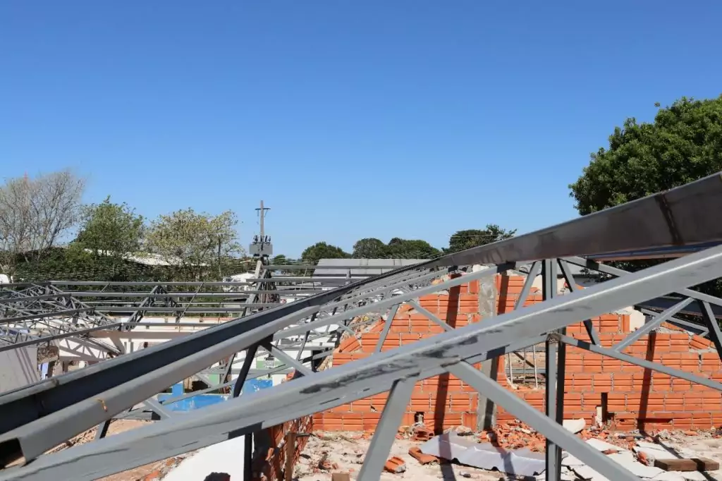 Prefeito Neco Pagliosa visita obras de reconstrução da Escola Estadual Dr. Rubens de Castro Pinto
