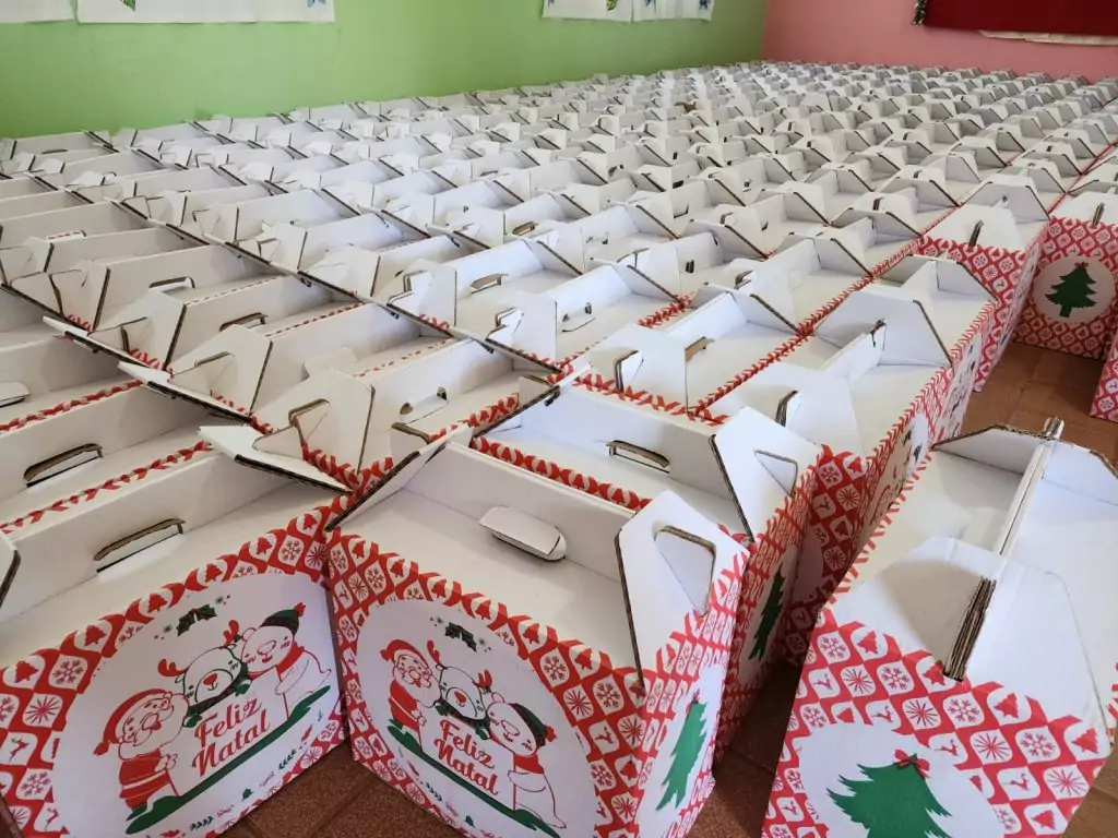 Prefeitura de Caracol presenteia servidores municipais com Cesta de Natal Prefeitura de Caracol presenteia servidores municipais com Cesta de Natal