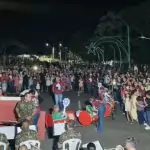 Com muita emoção e alegria, multidão prestigia inauguração da Iluminação Natalina de Caracol Com muita emoção e alegria, multidão prestigia inauguração da Iluminação Natalina de Caracol