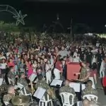 Com muita emoção e alegria, multidão prestigia inauguração da Iluminação Natalina de Caracol Com muita emoção e alegria, multidão prestigia inauguração da Iluminação Natalina de Caracol