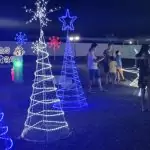 Com muita emoção e alegria, multidão prestigia inauguração da Iluminação Natalina de Caracol Com muita emoção e alegria, multidão prestigia inauguração da Iluminação Natalina de Caracol